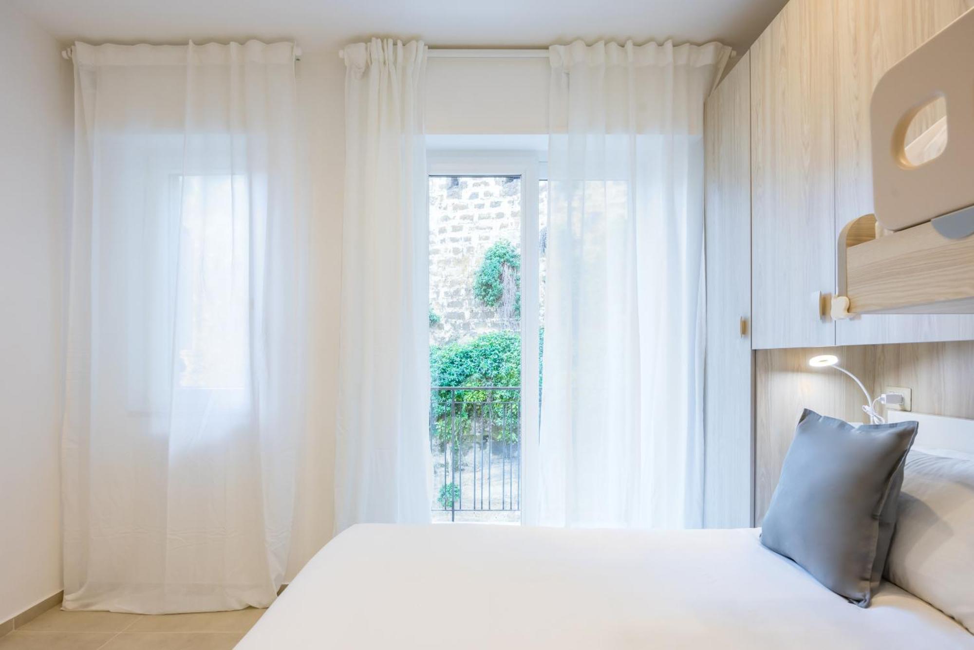 Montesanto View Rooms By Wonderful Italy Наполи Екстериор снимка