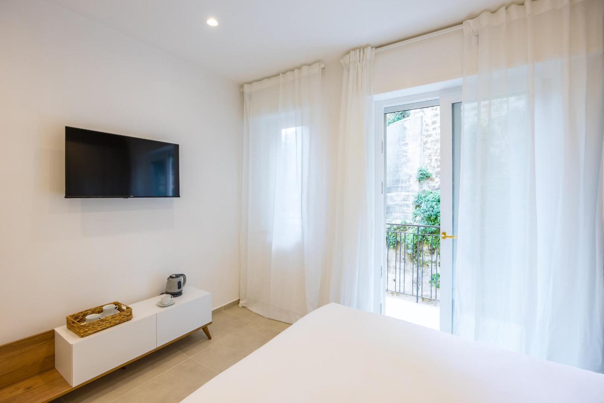 Montesanto View Rooms By Wonderful Italy Наполи Екстериор снимка